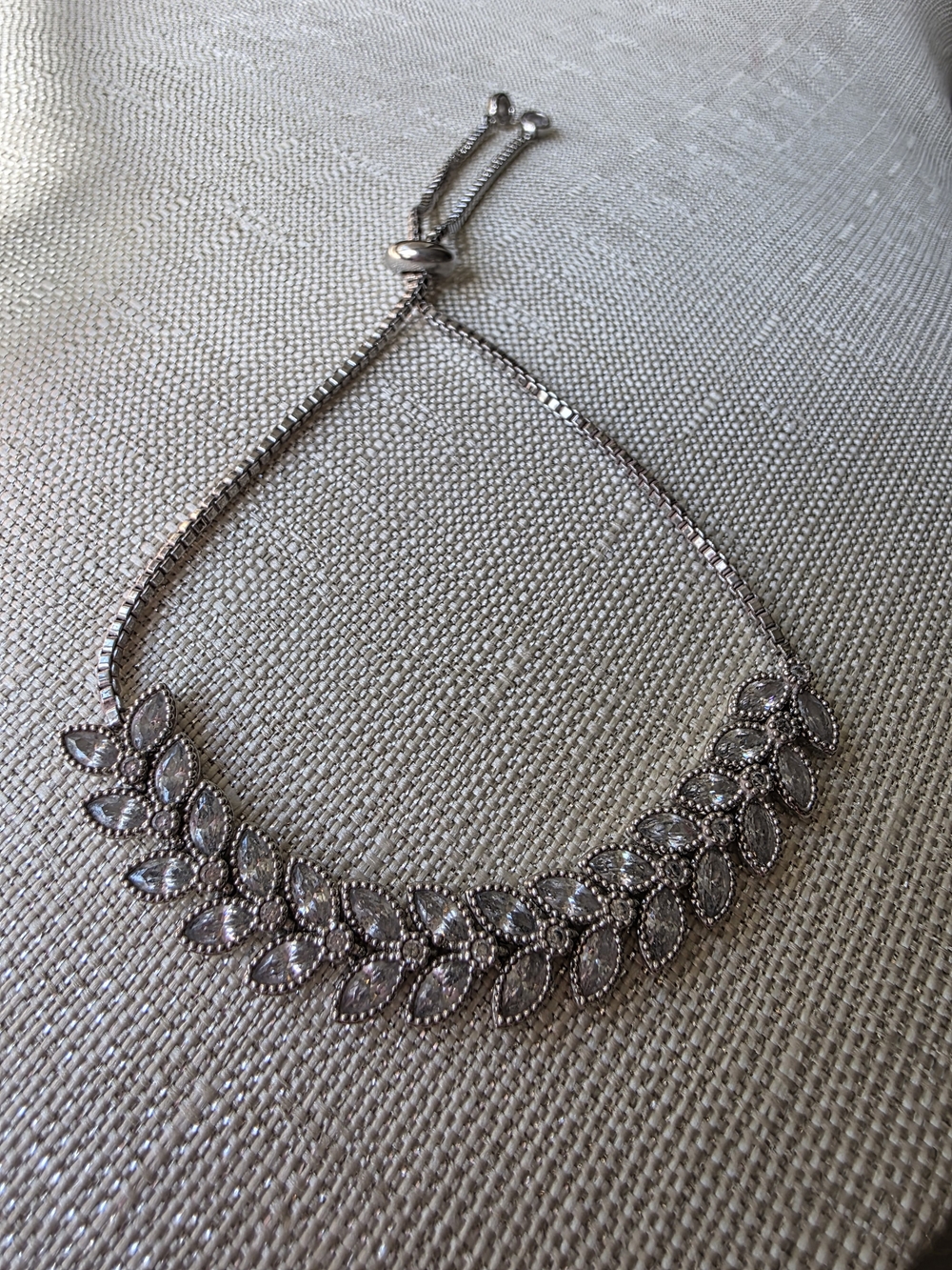 Adjustable bolo slider bracelet - Picture 4 of 9